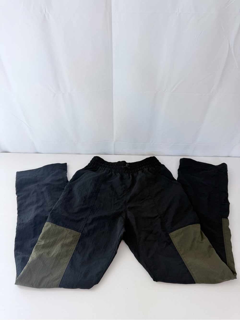 Nike women’s Black athletic Pants with Olive Knee Panels